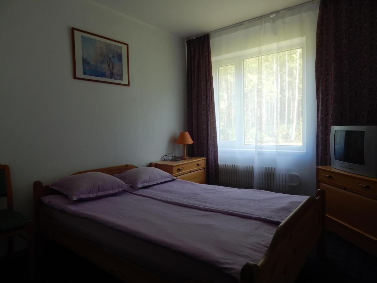 Motel Brencis Iecava Kültér fotó