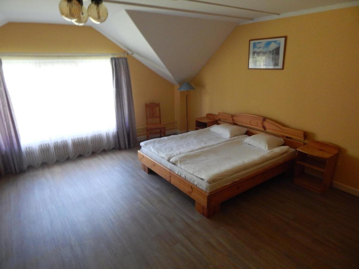 Motel Brencis Iecava Kültér fotó