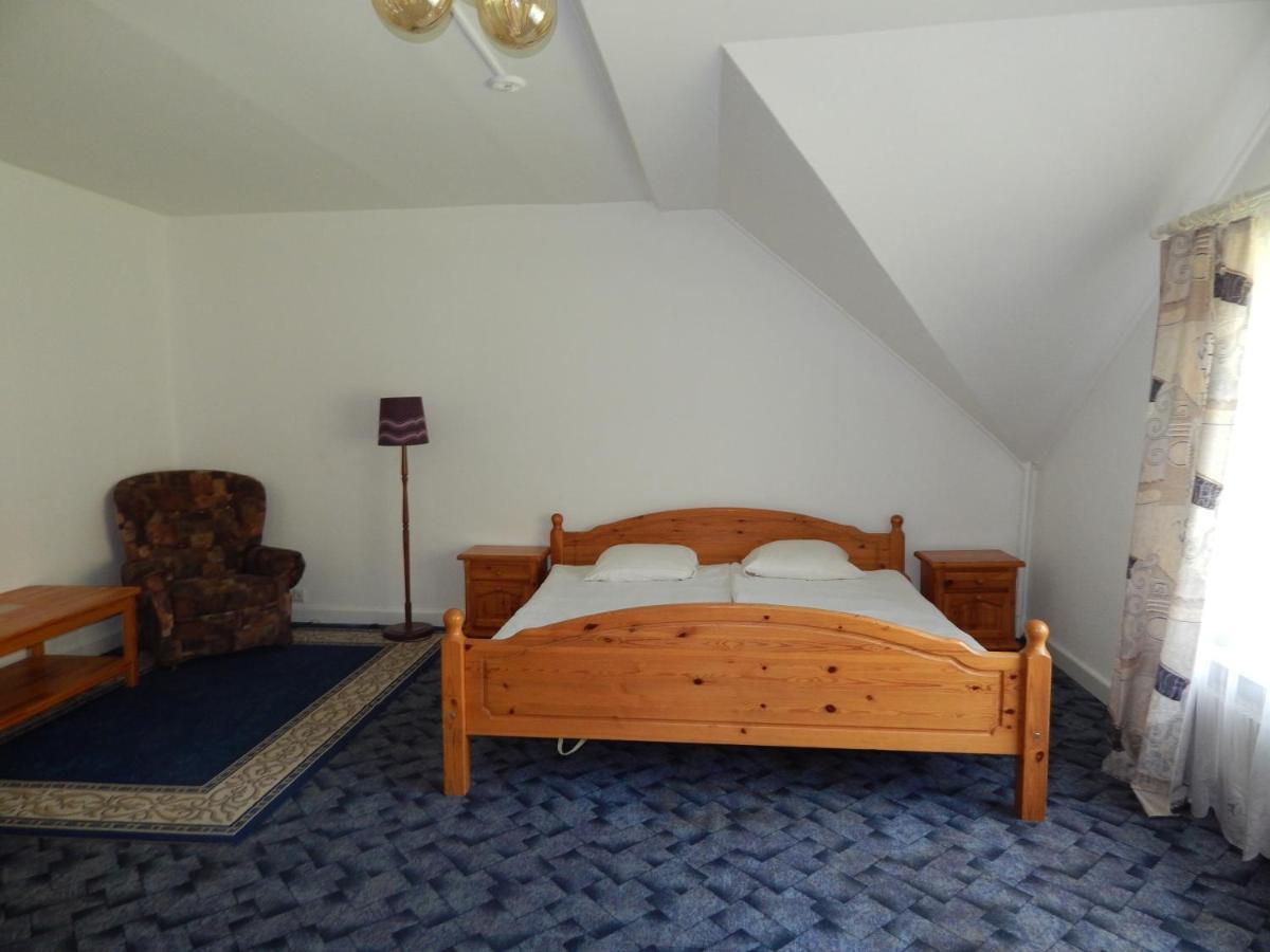 Motel Brencis Iecava Kültér fotó