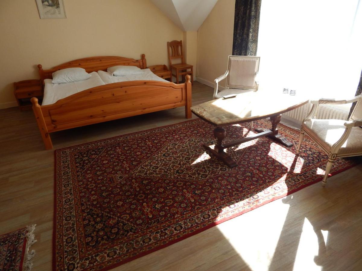 Motel Brencis Iecava Kültér fotó
