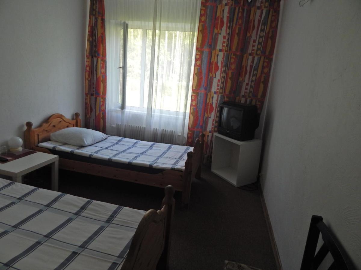 Motel Brencis Iecava Kültér fotó